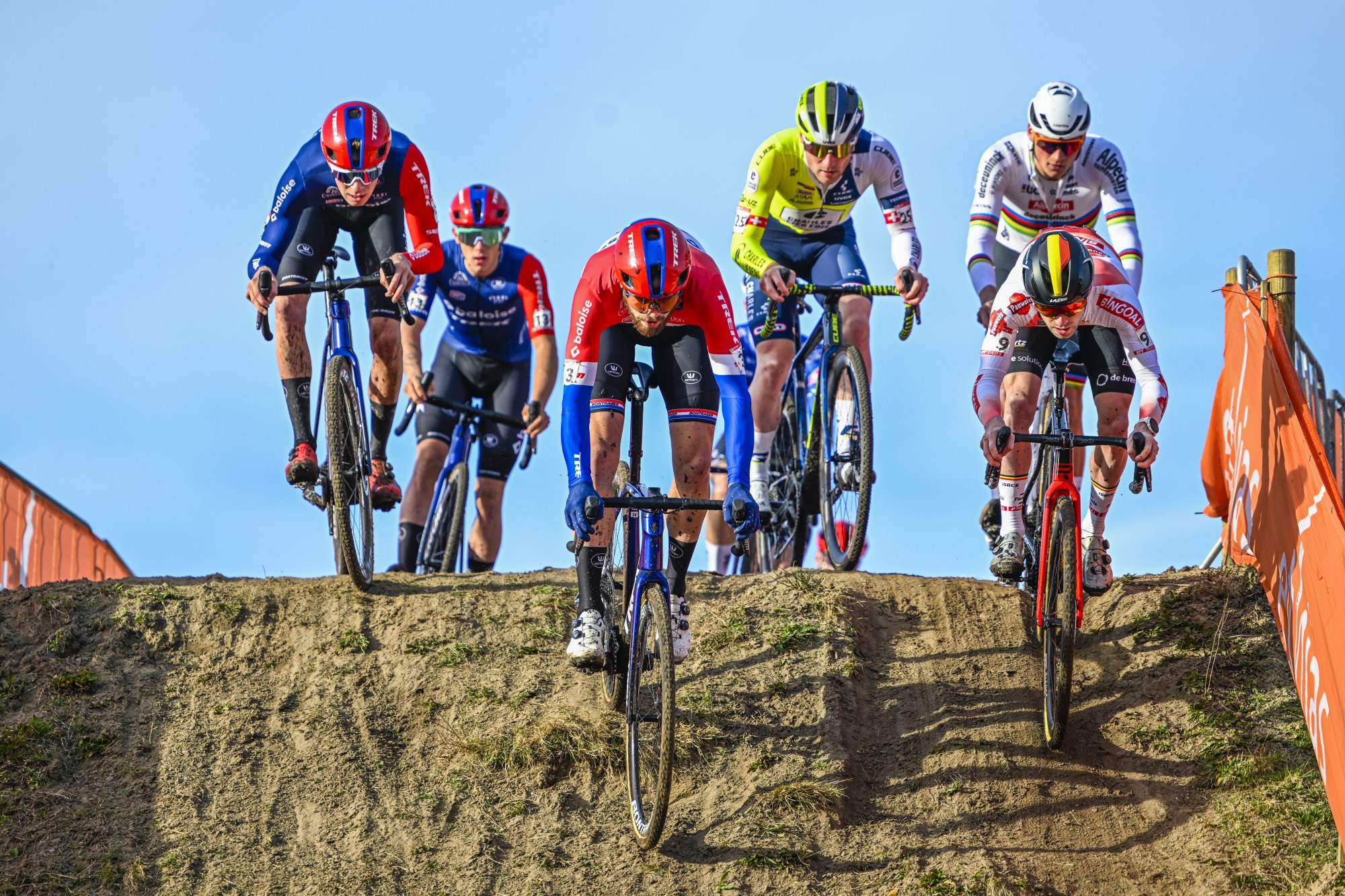 Mathieu Van Der Poel Remporte En Solo La Victoire Lors De La Coupe Du