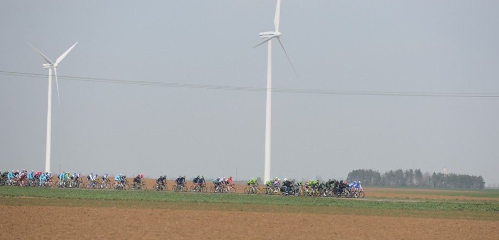 Beginfase openingsrit Driedaagse De Panne-Koksijde geneutraliseerd