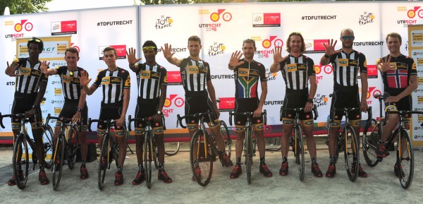 MTN-Qhubeka eert Nelson Mandela vandaag met speciale helmen