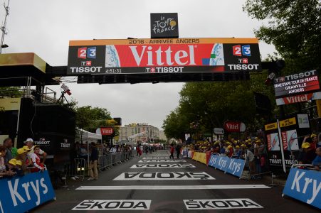 Tijdrit Tour de France gaat door