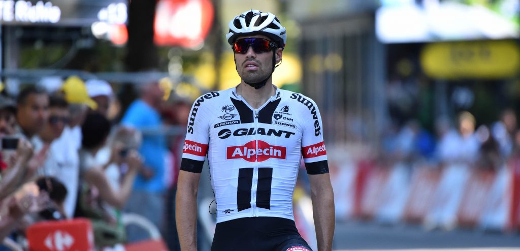 Dumoulin stapt met maagproblemen in camper langs parcours