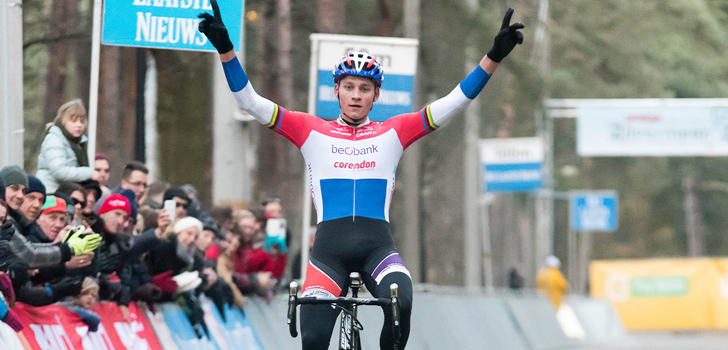 Ook in Middelkerke wint Van der Poel van Van Aert