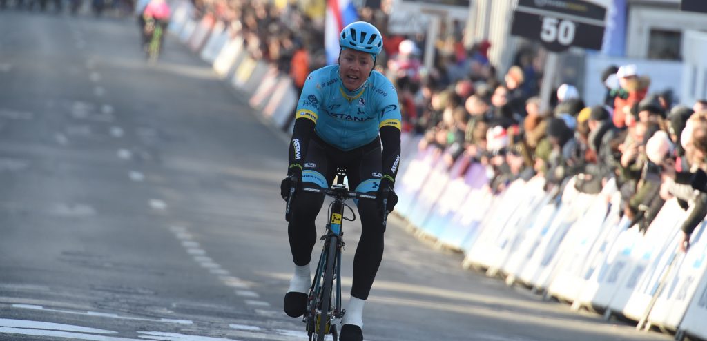 Valgren wint Omloop het Nieuwsblad na late aanval