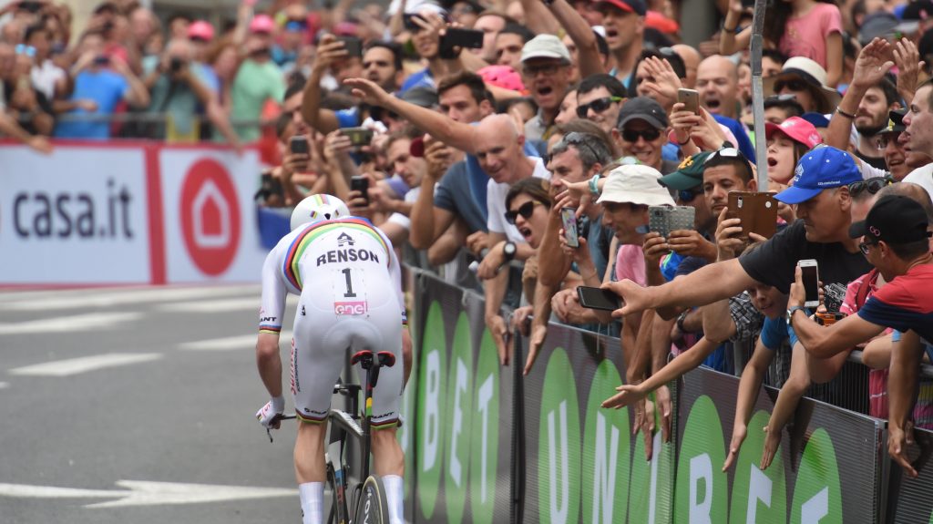 Tom Dumoulin evenaart Jean-Paul van Poppel in aantal Giro-ritzeges