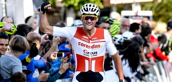 Mathieu van der Poel vloert Nacer Bouhanni in Ronde van Limburg