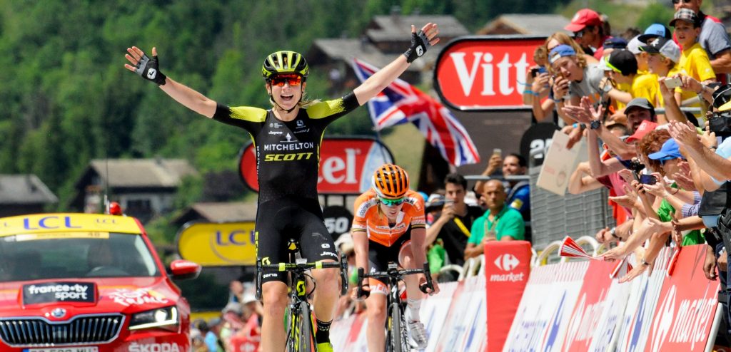 Van Vleuten verschalkt op het nippertje Van der Breggen in La Course