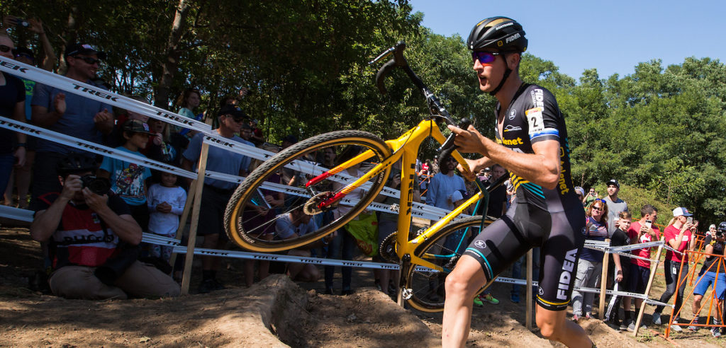 Toon Aerts past ook voor Hotondcross in Ronse