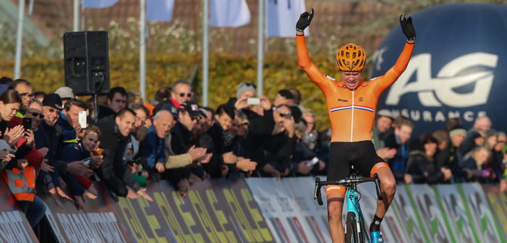 Junior Pim Ronhaar bezorgt Nederland eerste goud op EK veldrijden