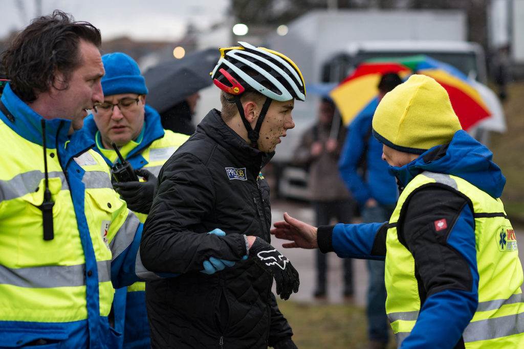 Thibau Nys naar ziekenhuis na zware val in Hoogerheide