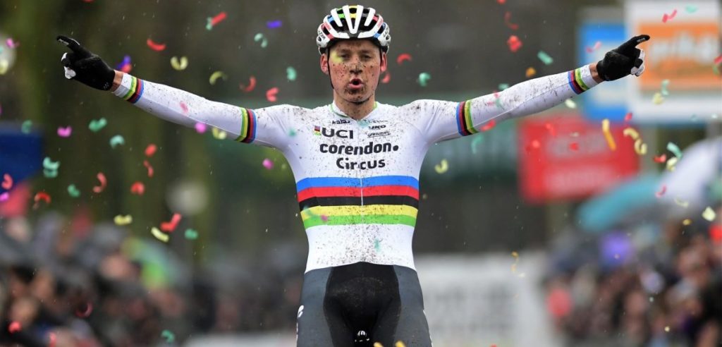 Van der Poel geeft wereldtitel glans met zege in Maldegem