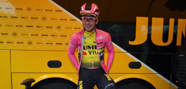 Jumbo-Visma heeft speciale auto voor geval Roglic een leiderstrui draagt