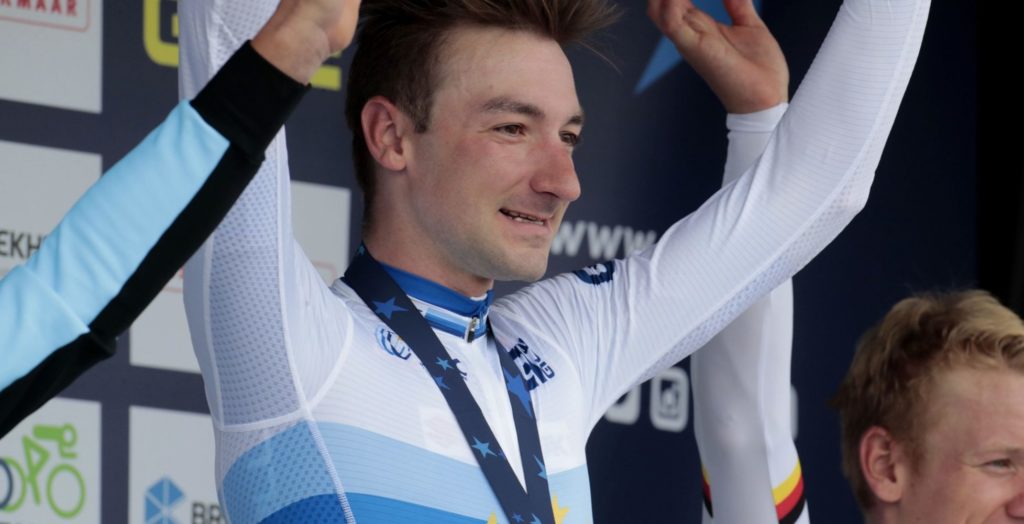 Elia Viviani showt Europese kampioenstrui