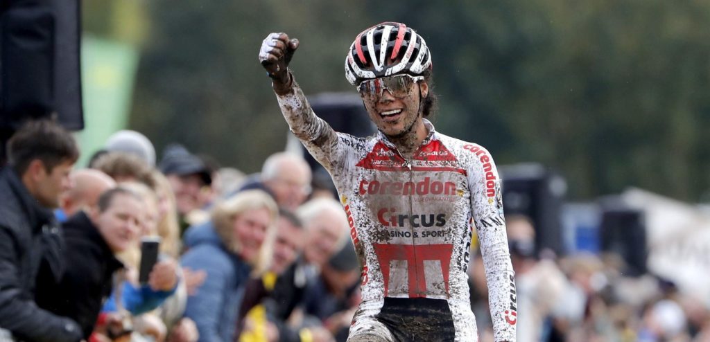 Cant tweede in moddercross Ruddervoorde, Alvarado wint