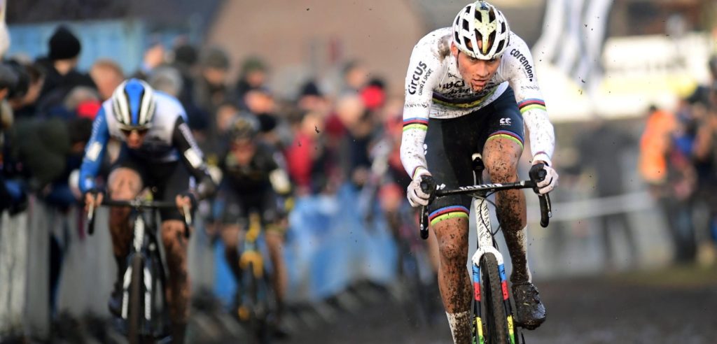 Van der Poel wint in Loenhout na inhaalrace, Van Aert vijfde