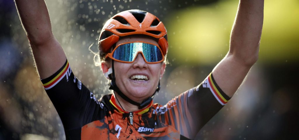 D’hoore klopt Kopecky in Gent-Wevelgem