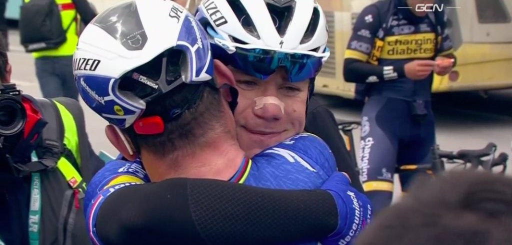 Jakobsen viert feest met Cavendish: “Hij heeft hier lang voor gevochten”