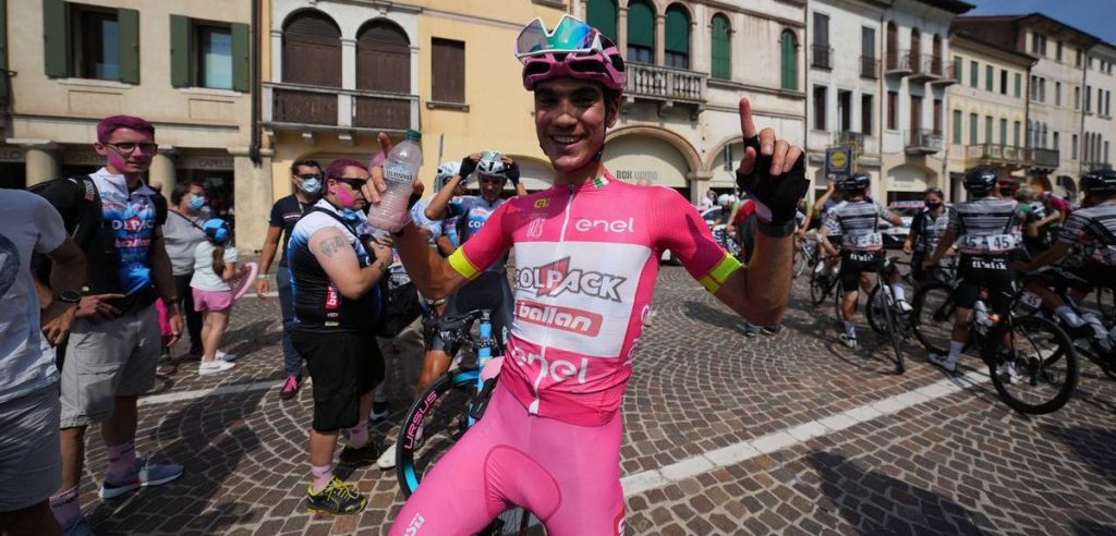 Juan Ayuso wint Giro d’Italia U23, slotrit prooi voor Ben Healy