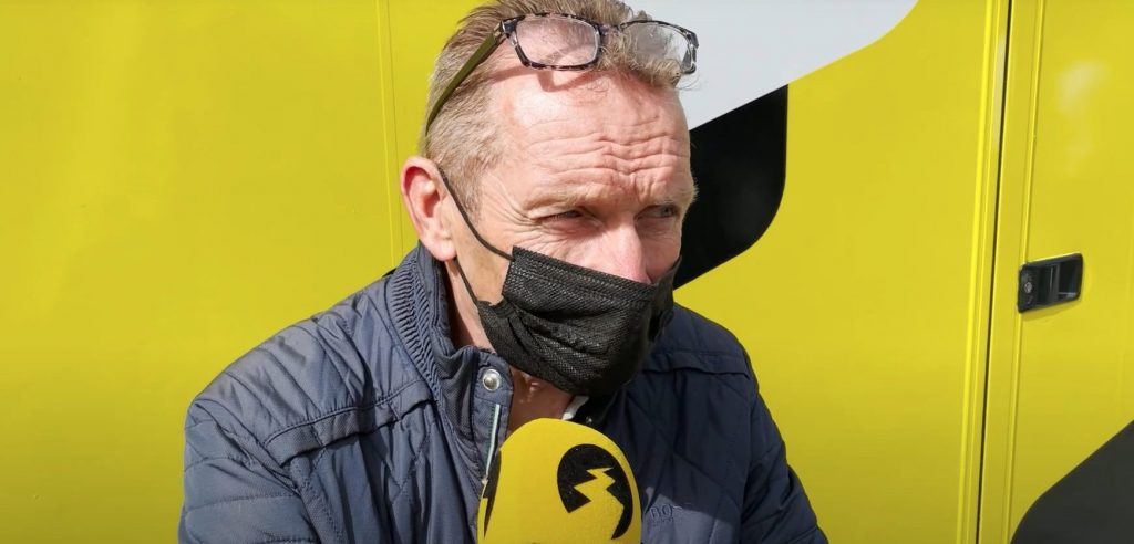 Adrie van der Poel: “Mathieu moet proberen het geel zo lang mogelijk te houden”