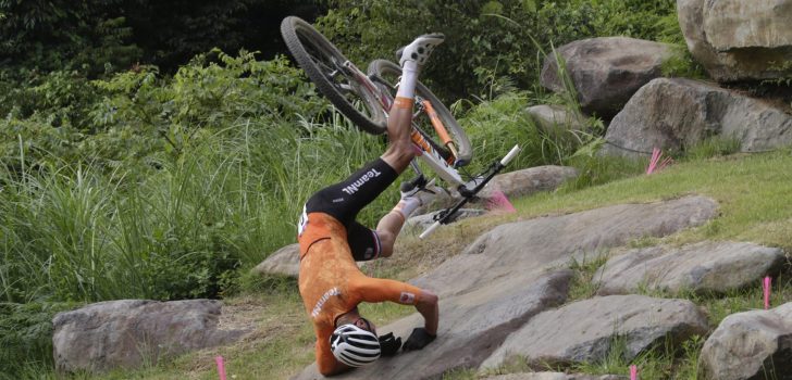 Olympische droom Mathieu van der Poel voorbij door zware val