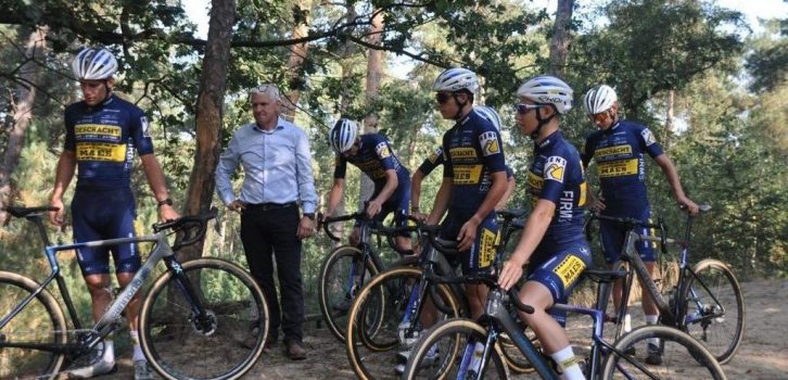 Deschacht-Hens-Maes presenteert crossploeg en Maud Kaptheijns