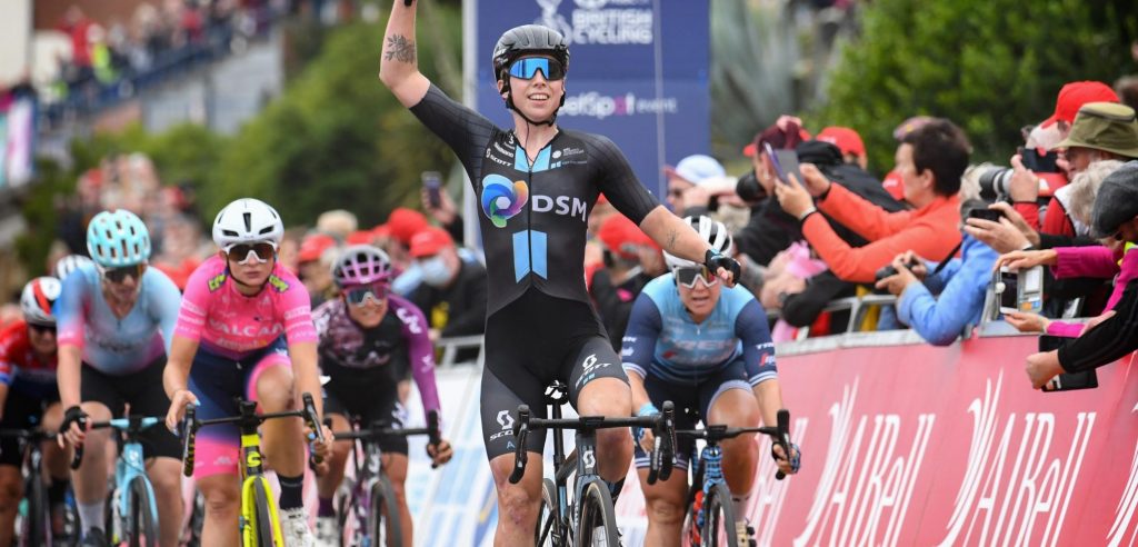 Lorena Wiebes sprint naar de zege in vierde etappe The Women’s Tour