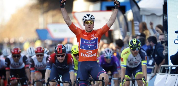 Fabio Jakobsen de snelste in slotrit Ronde van Valencia, Aleksandr Vlasov eindwinnaar