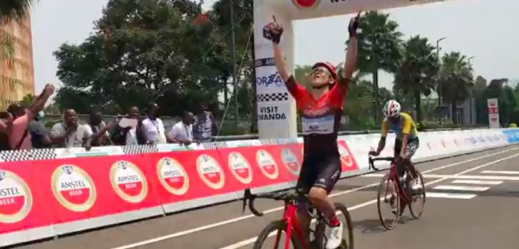 Oekraïner Anatoliy Budyak wint aankomst heuvelop in Tour du Rwanda