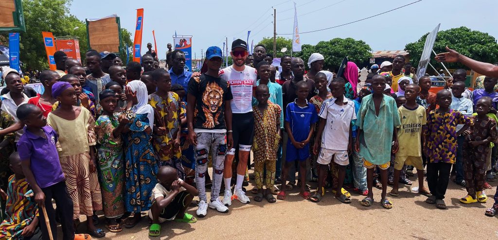 Bjorn De Decker winnaar in Benin: Liefde voor de fiets is mijn drijfveer