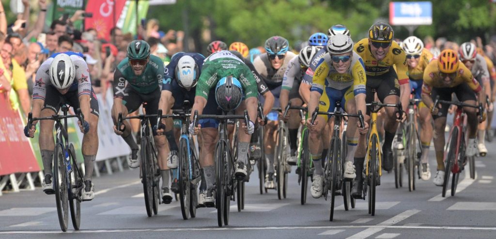 Fabio Jakobsen slaat dubbelslag in de Ronde van Hongarije