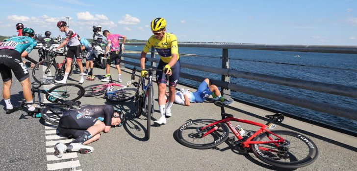 Tour 2022: Gele trui Yves Lampaert betrokken bij val op grote brug