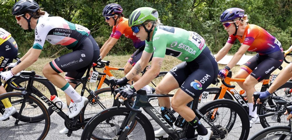 Lorena Wiebes in tranen na valpartij, Lotte Kopecky (derde) kwam op adrenaline terug