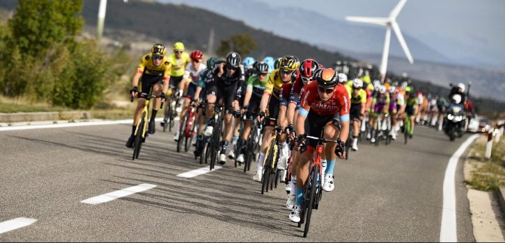 Jury Ronde van Vlaanderen haalt Filip Maciejuk uit koers na veroorzaken massale val