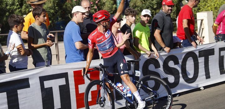 Remco Evenepoel over lekke band: “Ik ben niet de persoon die gaat faken”