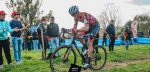 Vrijdag, de dertiende: Gilles Mottiez steelt show met wheelie op de Koppenberg