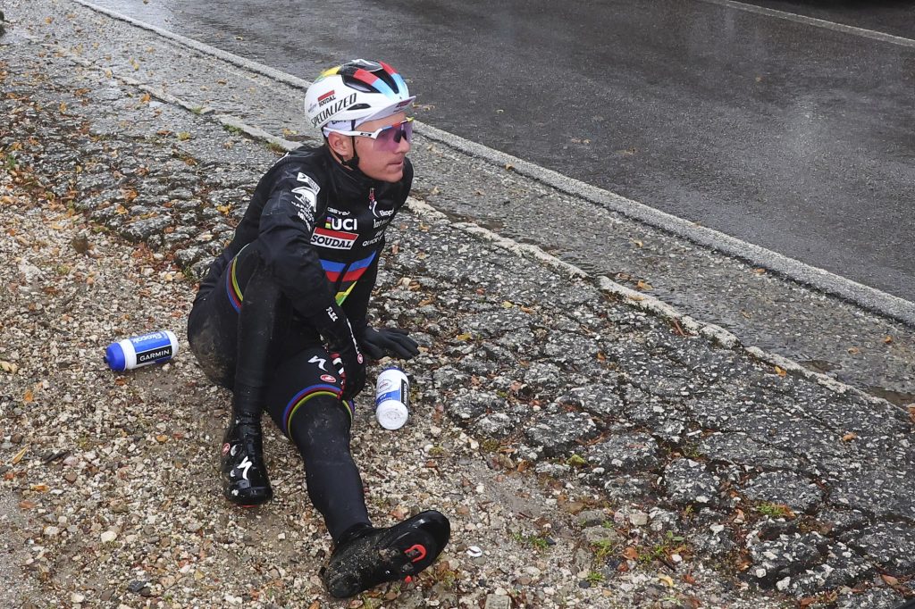 Remco Evenepoel ‘heeft wellicht niets gebroken’: “Maar toch nog checken”