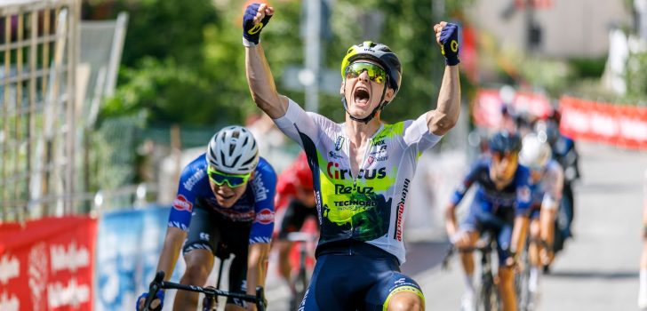 Dylan Vandenstorme klopt Witse Meeussen in openingsrit Giro Valle d’Aosta