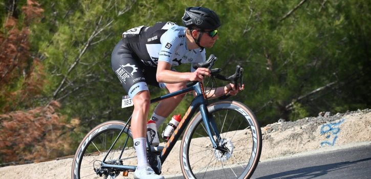 Nils Sinschek verliest leiderstrui in Tour of Qinghai Lake, Baldaccini bezorgt Corratec eerste zege