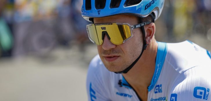 Dylan Groenewegen grijpt nipt naast zege: “Valt net niet de goede kant op”