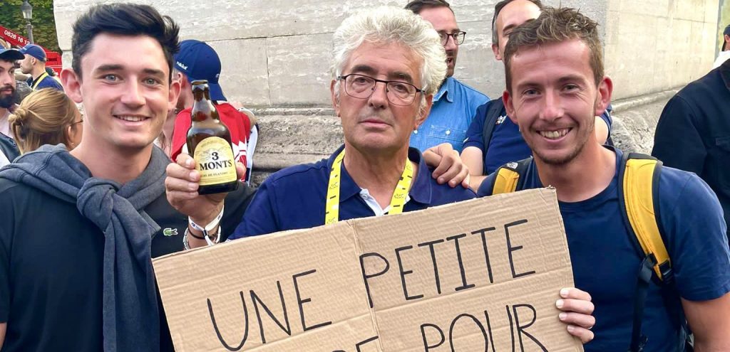 ‘Une petite bière pour la Jumbo’: Madiot poseert met bierbord na twist met Plugge