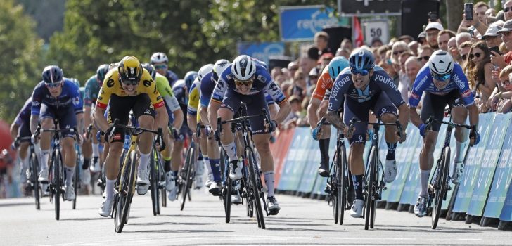 Sam Welsford troeft Olav Kooij en Jasper Philipsen nipt af in Renewi Tour