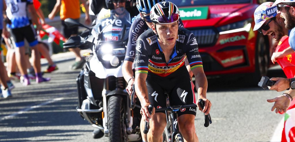 Vuelta 2023: Evenepoel toont Marokkaanse vlag als steunbetuiging aan slachtoffers aardbeving