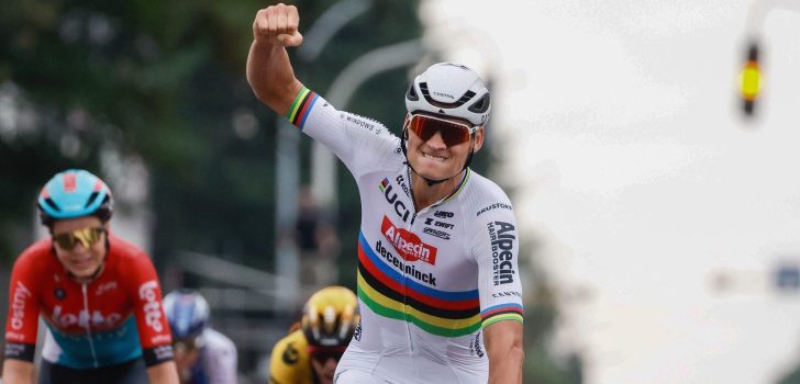 Mathieu van der Poel wint met SUPER 8 Classic eerste wedstrijd in regenboogtrui