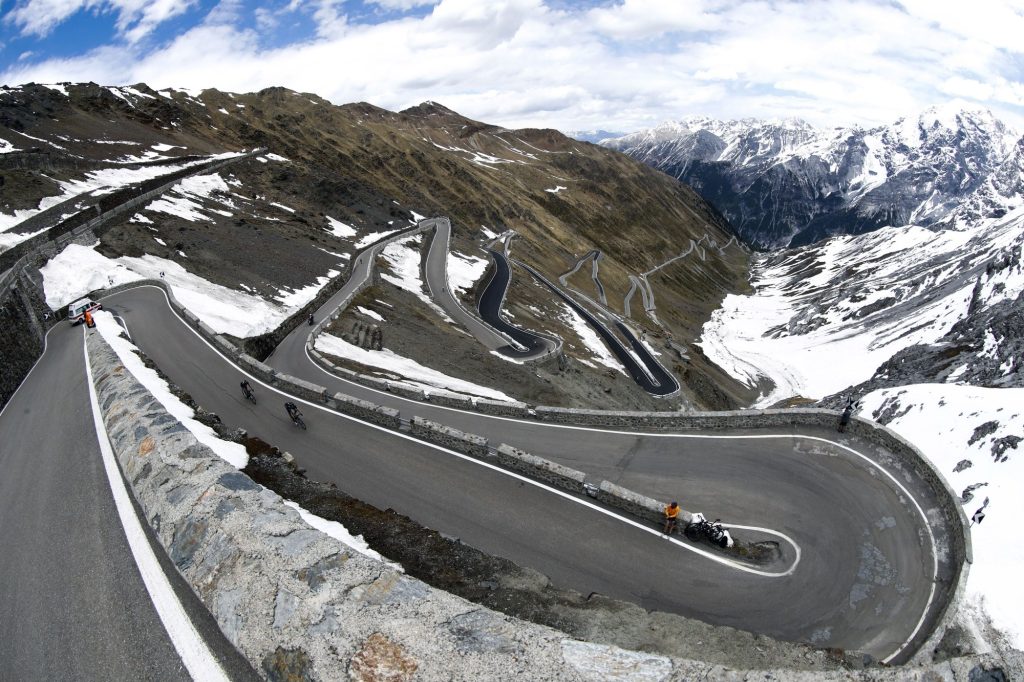 Stelvio twee weken na geplande Giro-passage nog altijd niet open