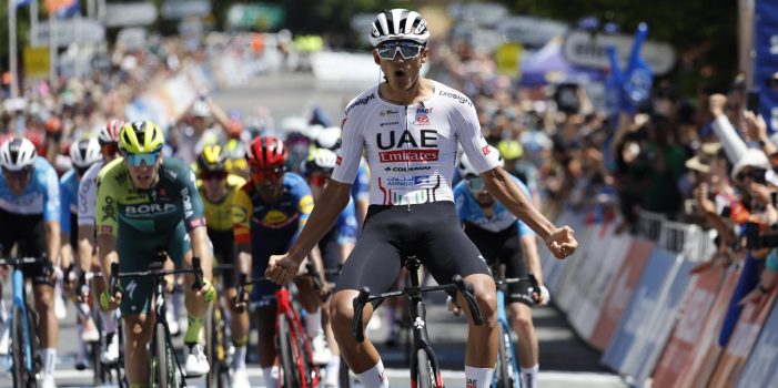 UAE-talent Isaac Del Toro verrast peloton met late aanval en slaat dubbelslag in Tour Down Under