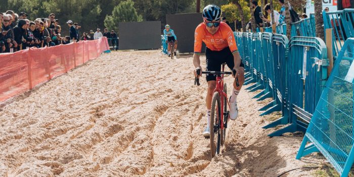 Tom Pidcock kijkt uit naar Wereldbeker Benidorm: “De sfeer is hier fantastisch”