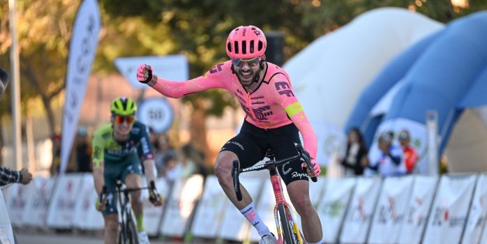 Onvermoeibaar: vroege vluchter Simon Carr klopt Vlasov en McNulty in Trofeo Calvià