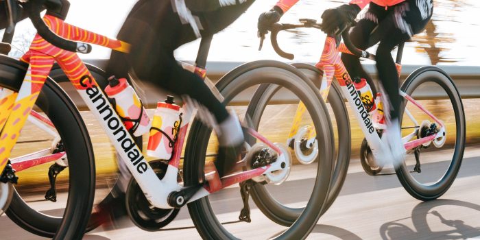 Cannondale voorziet EF Education-EasyPost van kleurrijke fietsen voor 2024