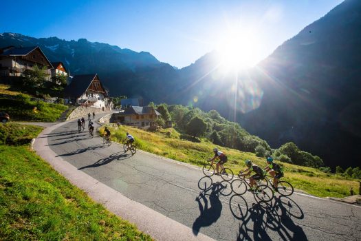 Koersen of keuvelen: dit zijn de verschillen tussen Gran Fondo’s en toertochten