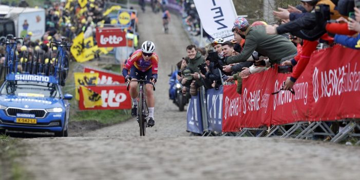 Sinds 2004 rijdt ook het internationale vrouwenpeloton de Hoogmis in het beloofde wielerland