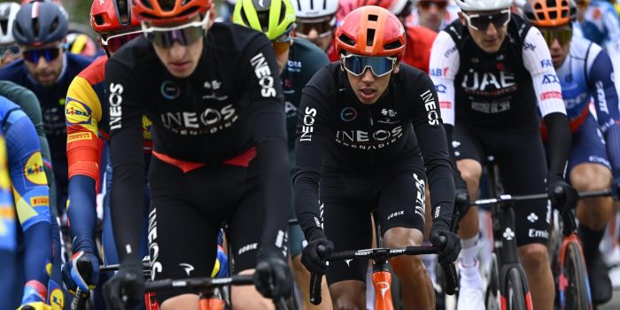 Egan Bernal toont zich in openingsrit Parijs-Nice: “Ik ging er gewoon voor”